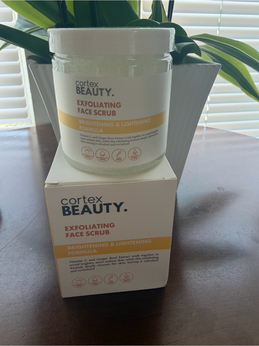 Cortex Beauty Exfoliating Face Scrub - Brightening & Lightening (White, Yellow)